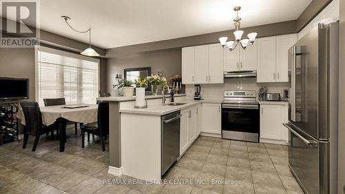 23 - 23 Bakewell Street N, Brampton (Bram West), ON - Indoor Photo Showing Kitchen