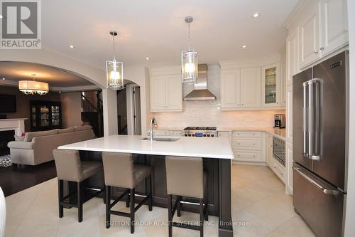 3117 Larry Crescent, Oakville, ON - Indoor Photo Showing Kitchen With Upgraded Kitchen