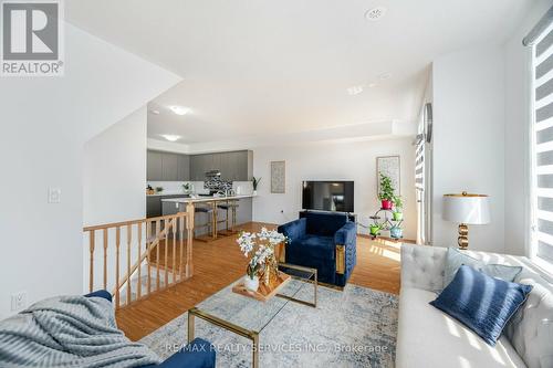 2 Waterville Way, Caledon, ON - Indoor Photo Showing Living Room