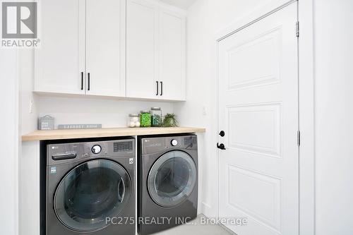 2243 Evans Boulevard, London, ON - Indoor Photo Showing Laundry Room