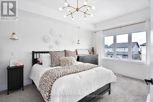 2243 Evans Boulevard, London, ON - Indoor Photo Showing Bedroom