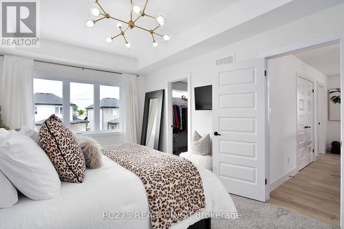 2243 Evans Boulevard, London, ON - Indoor Photo Showing Bedroom