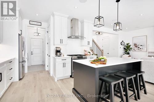 2243 Evans Boulevard, London, ON - Indoor Photo Showing Kitchen With Upgraded Kitchen