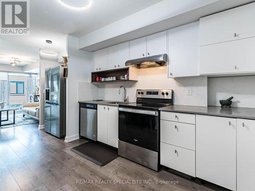 A308 - 1117 Cooke Boulevard, Burlington (Lasalle), ON - Indoor Photo Showing Kitchen