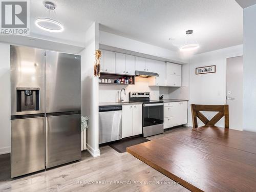 A308 - 1117 Cooke Boulevard, Burlington (Lasalle), ON - Indoor Photo Showing Kitchen