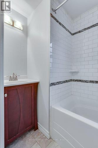 306 Vancouver Street, London, ON - Indoor Photo Showing Bathroom