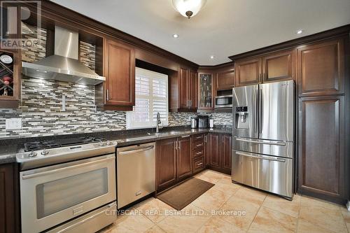 4541 Full Moon Circle, Mississauga (Hurontario), ON - Indoor Photo Showing Kitchen