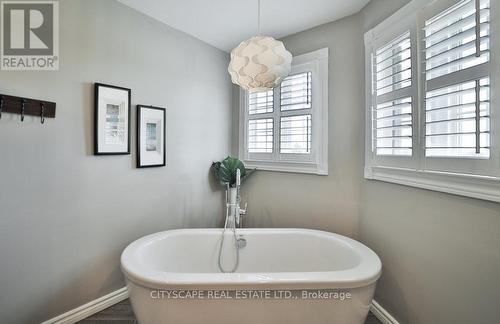 4541 Full Moon Circle, Mississauga (Hurontario), ON - Indoor Photo Showing Bathroom