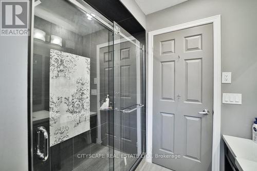 4541 Full Moon Circle, Mississauga (Hurontario), ON - Indoor Photo Showing Bathroom