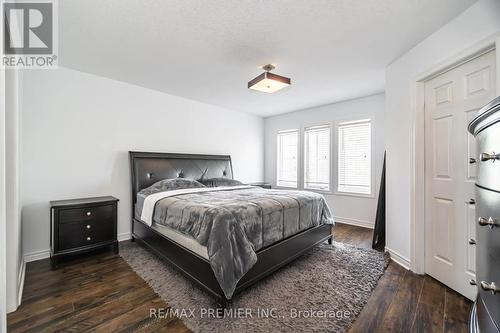 20 - 8 Bradley Avenue N, Hamilton (Binbrook), ON - Indoor Photo Showing Bedroom