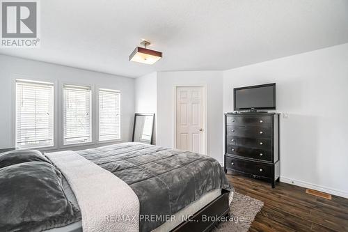 20 - 8 Bradley Avenue N, Hamilton (Binbrook), ON - Indoor Photo Showing Bedroom