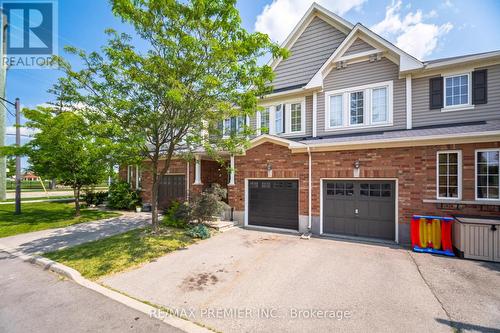 20 - 8 Bradley Avenue N, Hamilton (Binbrook), ON - Outdoor