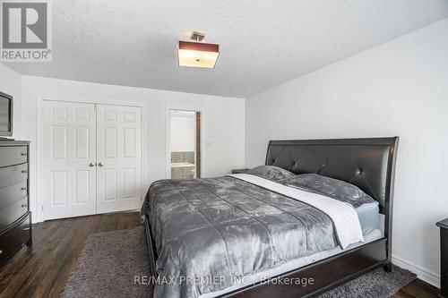 20 - 8 Bradley Avenue N, Hamilton (Binbrook), ON - Indoor Photo Showing Bedroom