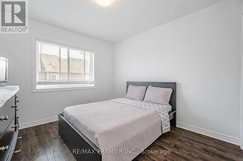 20 - 8 Bradley Avenue N, Hamilton (Binbrook), ON - Indoor Photo Showing Bedroom