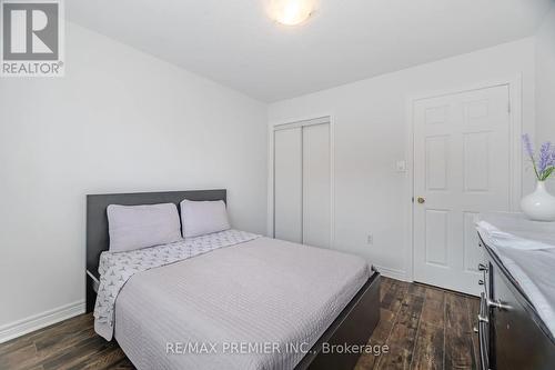 20 - 8 Bradley Avenue N, Hamilton (Binbrook), ON - Indoor Photo Showing Bedroom