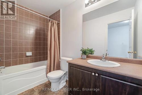 20 - 8 Bradley Avenue N, Hamilton (Binbrook), ON - Indoor Photo Showing Bathroom