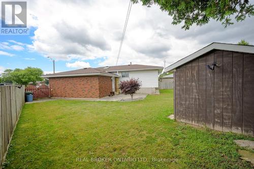 15 Ilford Court, Hamilton (Kentley), ON - Outdoor