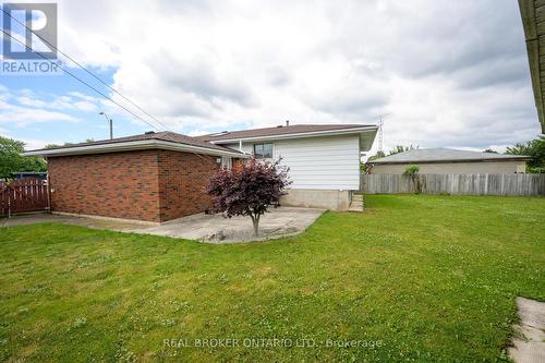 15 Ilford Court, Hamilton (Kentley), ON - Outdoor