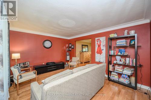 7102 Burbank Crescent, Niagara Falls, ON - Indoor Photo Showing Other Room