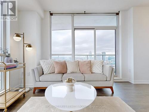 2512 - 70 Forest Manor Road, Toronto (Henry Farm), ON - Indoor Photo Showing Living Room