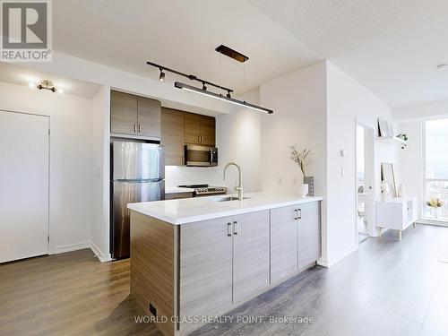 2512 - 70 Forest Manor Road, Toronto (Henry Farm), ON - Indoor Photo Showing Kitchen