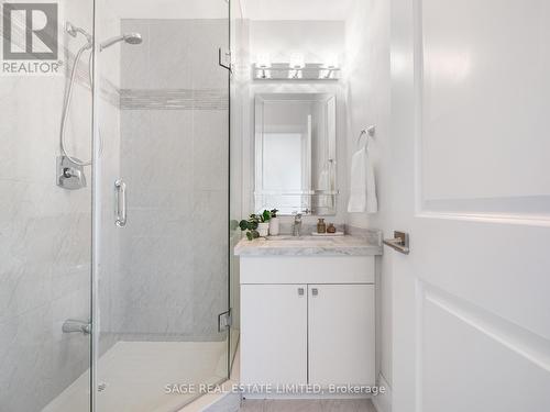 72 Curzon Street, Toronto (South Riverdale), ON - Indoor Photo Showing Bathroom