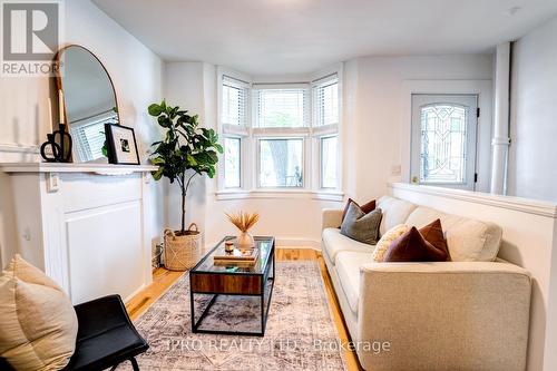 285 Chisholm Avenue, Toronto (Woodbine-Lumsden), ON - Indoor Photo Showing Living Room