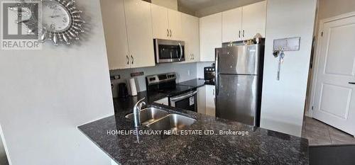 406 - 39 New Delhi Drive, Markham, ON - Indoor Photo Showing Kitchen With Double Sink