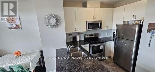 406 - 39 New Delhi Drive, Markham, ON - Indoor Photo Showing Kitchen