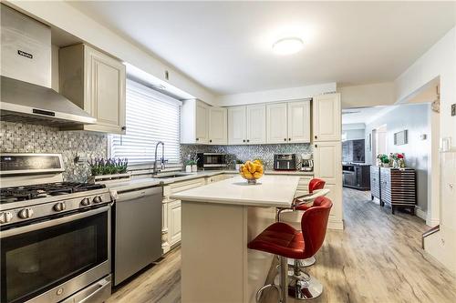 404 Queenston Road, Hamilton, ON - Indoor Photo Showing Kitchen With Upgraded Kitchen