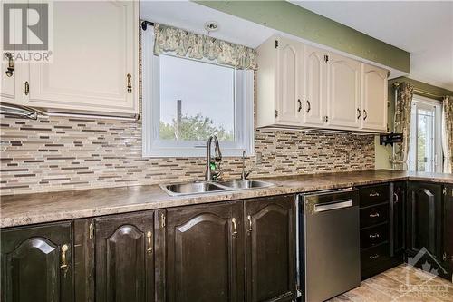 1361 Rte 500 Route, Russell, ON - Indoor Photo Showing Kitchen With Double Sink