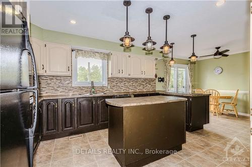 1361 Rte 500 Route, Russell, ON - Indoor Photo Showing Kitchen With Upgraded Kitchen