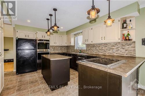 1361 Rte 500 Route, Russell, ON - Indoor Photo Showing Kitchen