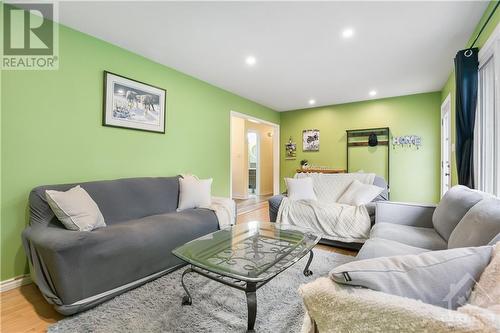 254 Gore Street, Almonte, ON - Indoor Photo Showing Living Room