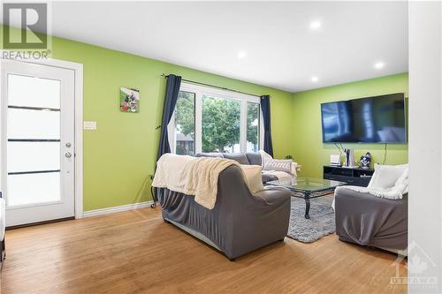 254 Gore Street, Almonte, ON - Indoor Photo Showing Living Room