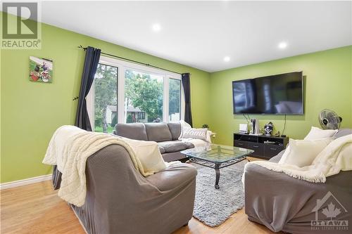 254 Gore Street, Almonte, ON - Indoor Photo Showing Living Room