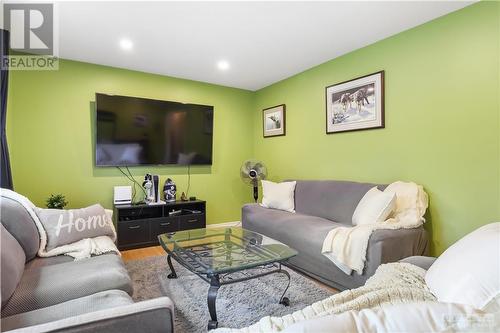 254 Gore Street, Almonte, ON - Indoor Photo Showing Living Room