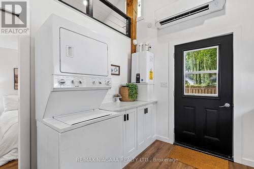 323 Oxford Avenue, Fort Erie (Crystal Beach), ON - Indoor Photo Showing Laundry Room