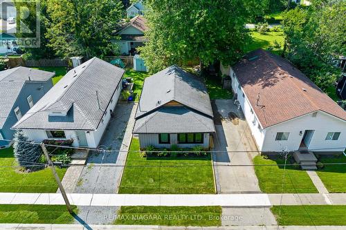 323 Oxford Avenue, Fort Erie (Crystal Beach), ON - Outdoor With Facade