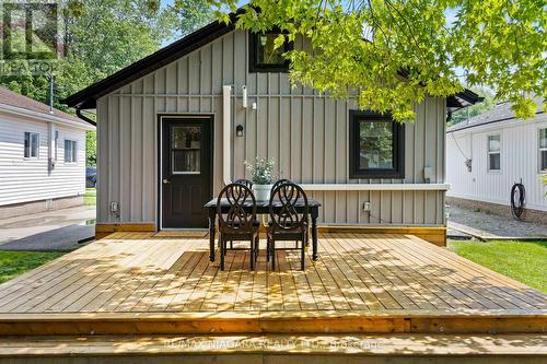 323 Oxford Avenue, Fort Erie, ON - Outdoor With Deck Patio Veranda With Exterior