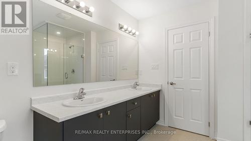 Main/Up - 3938 Koenig Road S, Burlington, ON - Indoor Photo Showing Bathroom