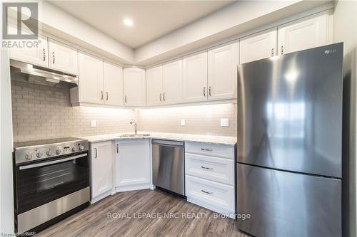 508 - 5698 Main Street, Niagara Falls, ON - Indoor Photo Showing Kitchen With Upgraded Kitchen