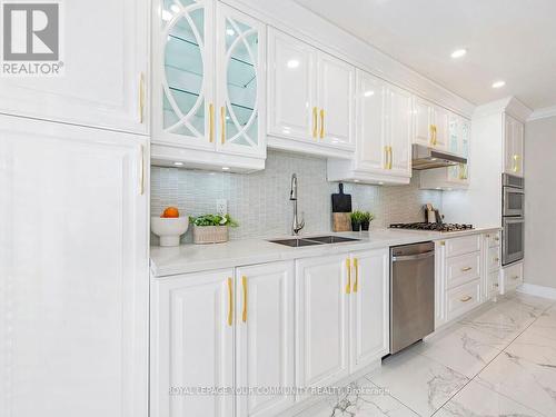 25 Bornholm Drive, Toronto (Rouge), ON - Indoor Photo Showing Kitchen With Double Sink With Upgraded Kitchen