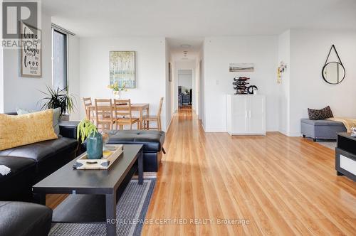 503 - 145 Hillcrest Avenue, Mississauga (Cooksville), ON - Indoor Photo Showing Living Room