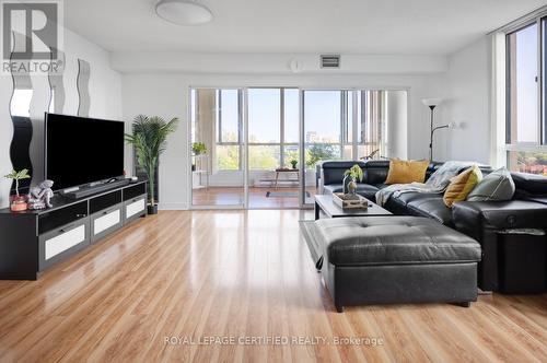 503 - 145 Hillcrest Avenue, Mississauga (Cooksville), ON - Indoor Photo Showing Living Room