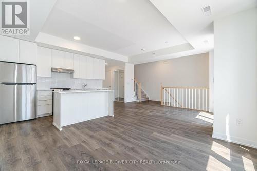 210 - 100 Canon Jackson Drive, Toronto (Brookhaven-Amesbury), ON - Indoor Photo Showing Kitchen