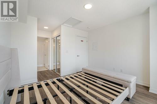 210 - 100 Canon Jackson Drive, Toronto (Brookhaven-Amesbury), ON - Indoor Photo Showing Bedroom