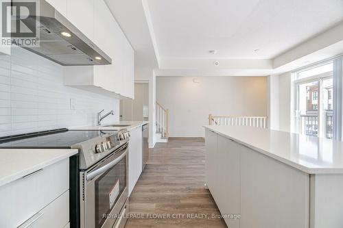 210 - 100 Canon Jackson Drive, Toronto (Brookhaven-Amesbury), ON - Indoor Photo Showing Kitchen