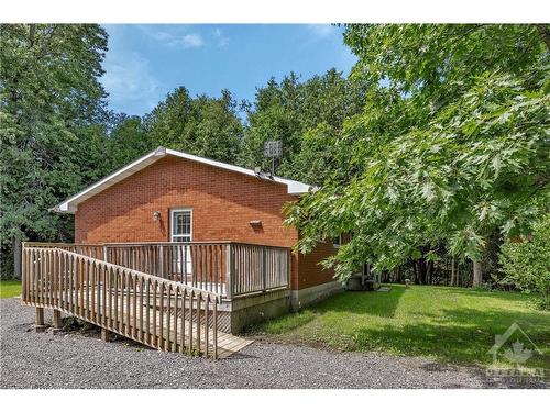 697 Oak Creek Road, Carp, ON 