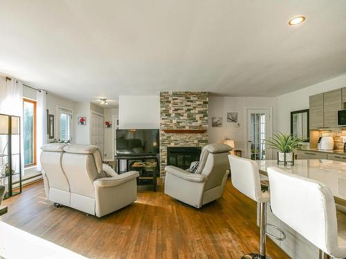 Salon - 585 Rue De Ronchamp, Sainte-Adèle, QC - Indoor Photo Showing Living Room With Fireplace